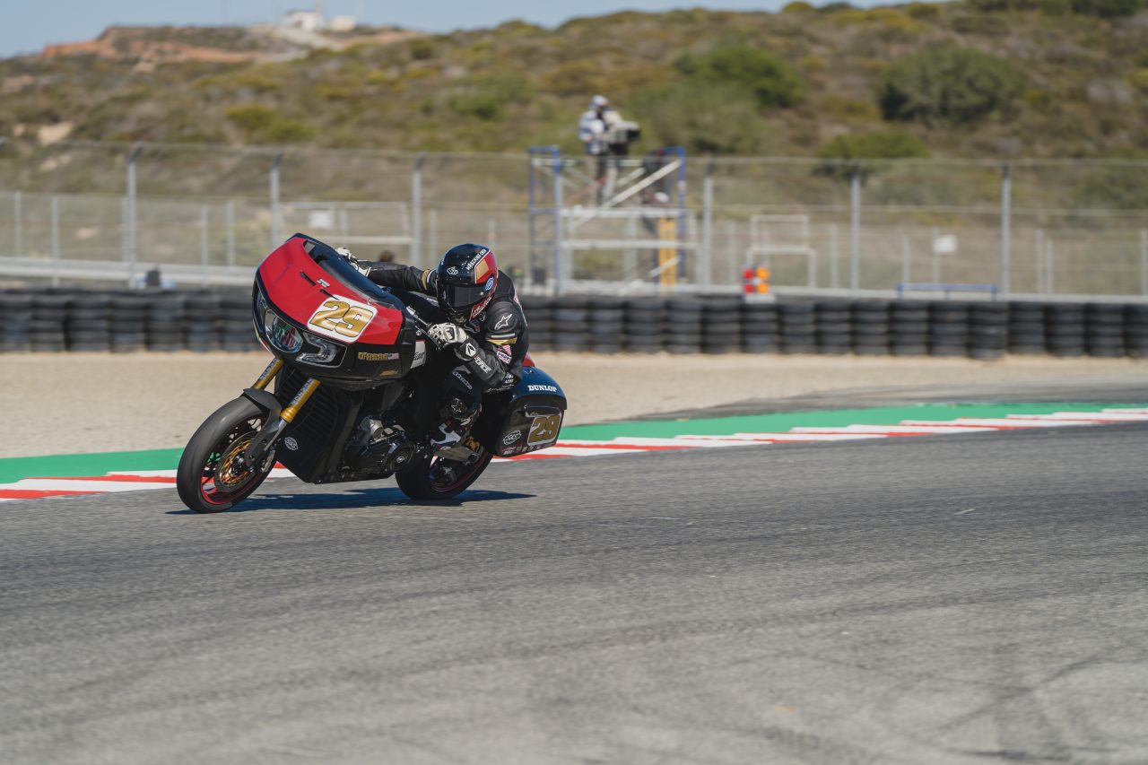 King of the Baggers – Uma corrida insólita em Laguna Seca - Indian -  Notícias - Andar de Moto